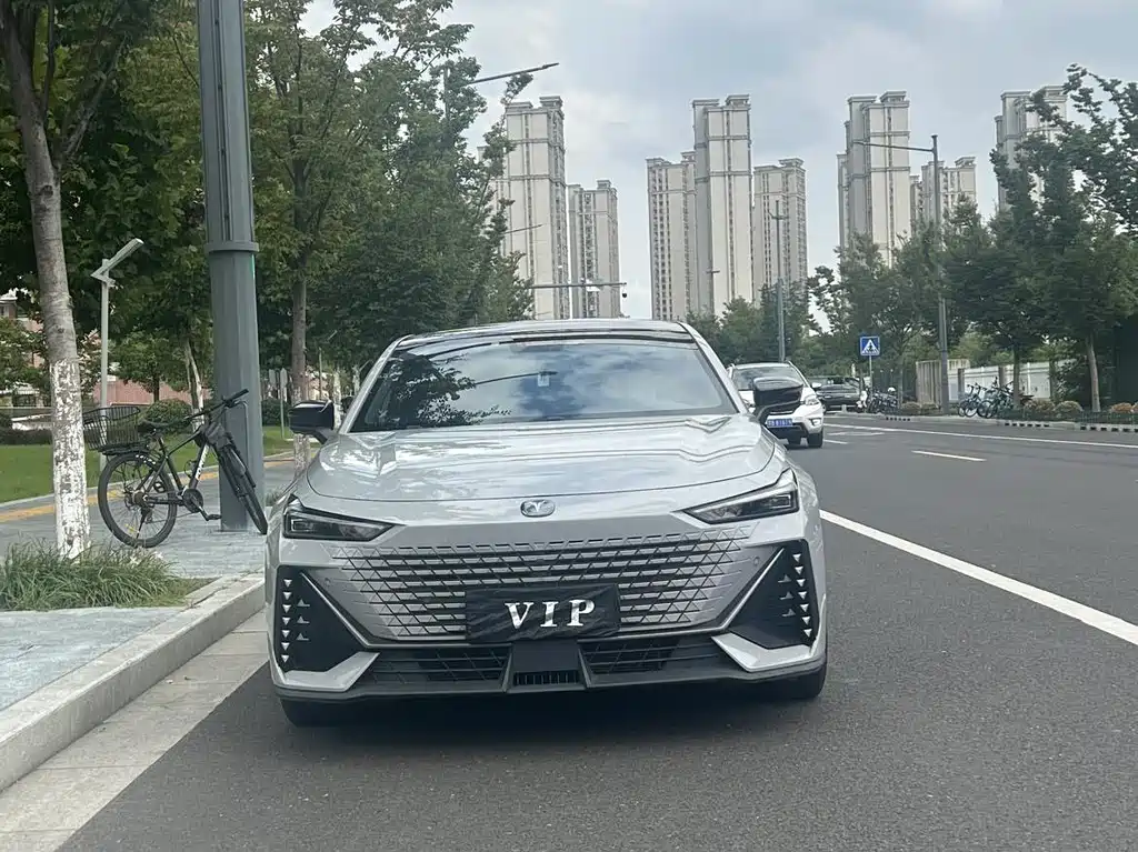 Changan UNI-V — миниатюра 3