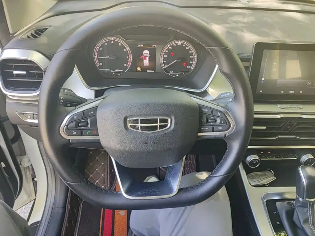Geely Binyue — миниатюра 11