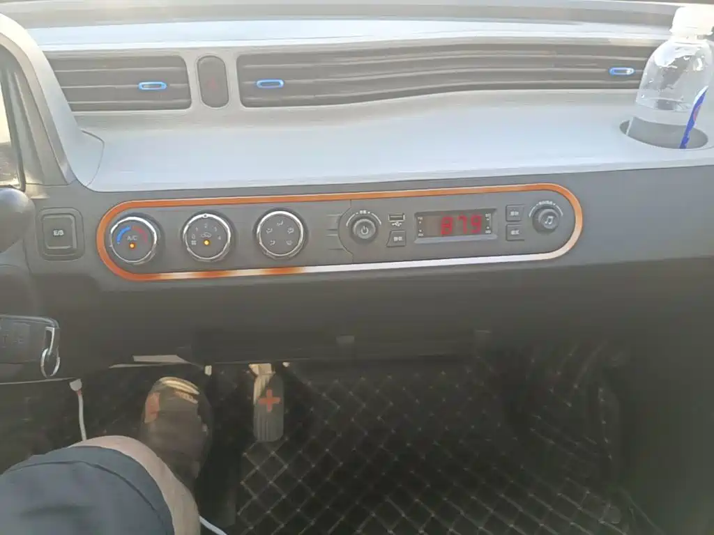 Wuling MINIEV — миниатюра 13