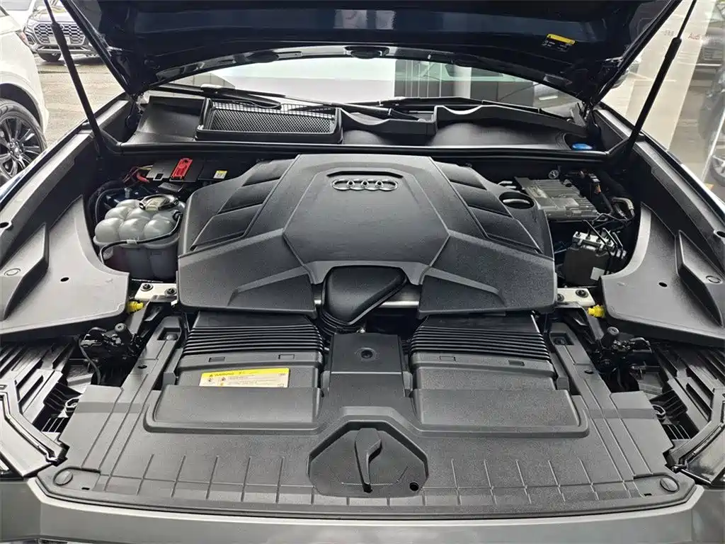 Audi Q8 — миниатюра 8