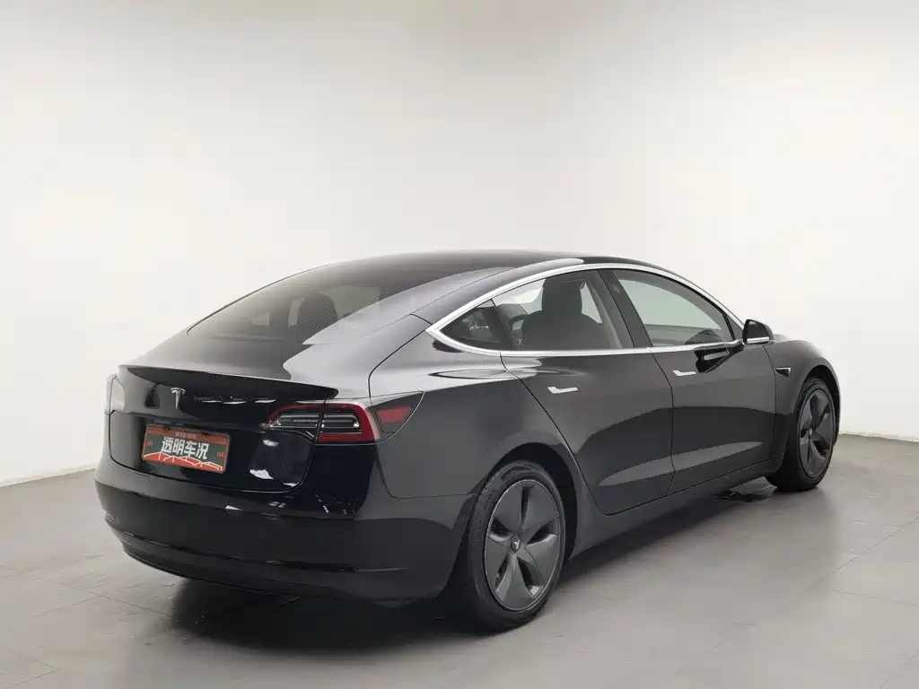 Tesla Model 3 — миниатюра 2