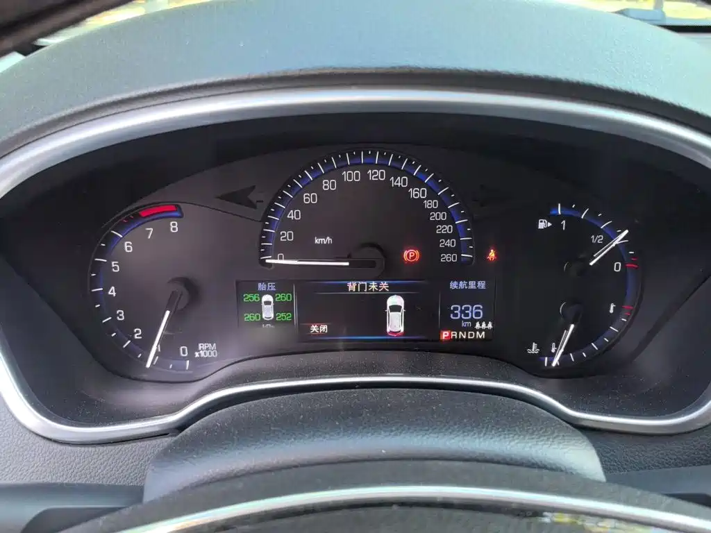 Cadillac SRX — миниатюра 4