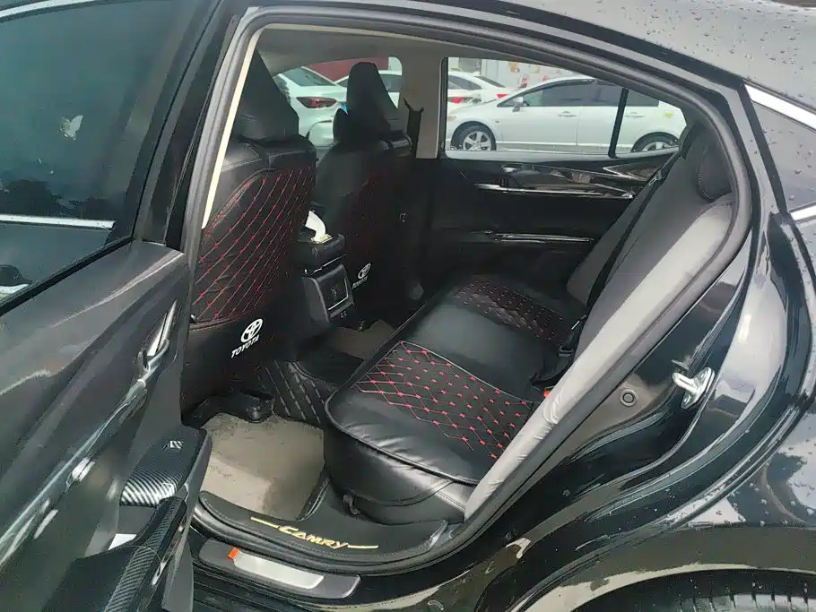 Toyota Camry — миниатюра 11