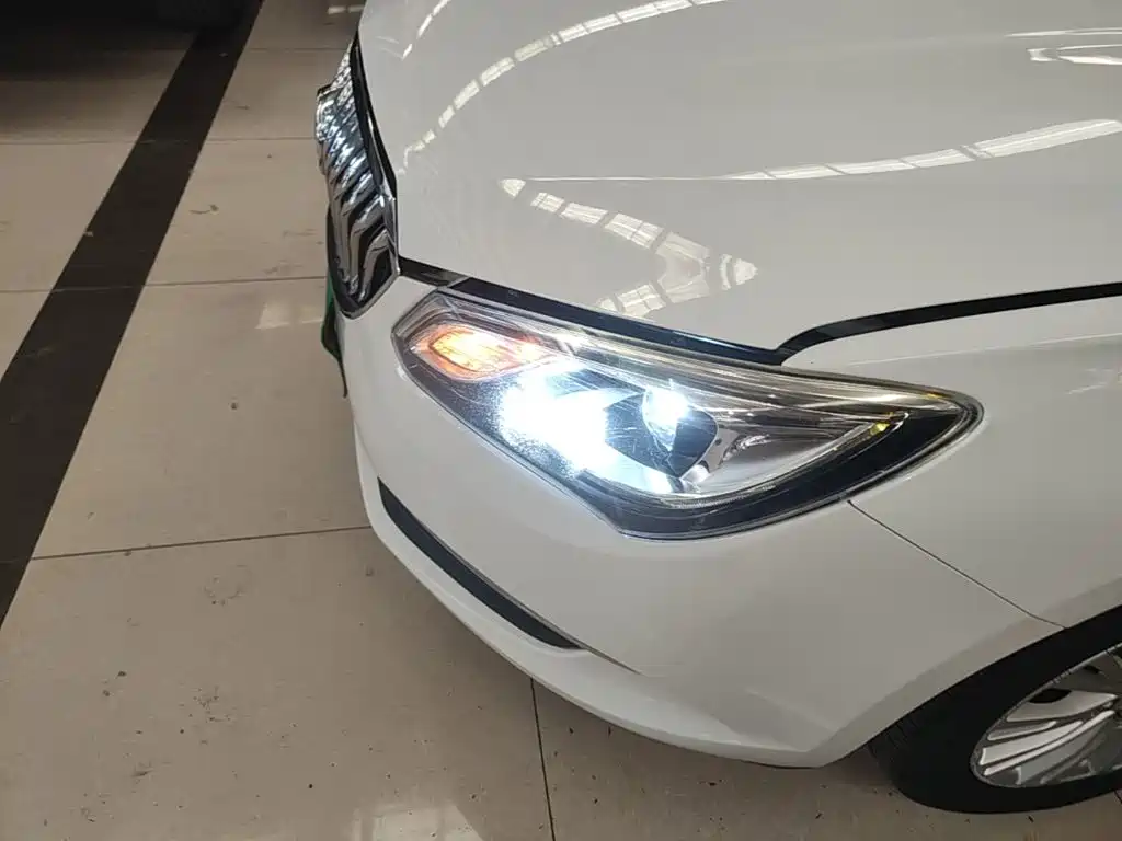 Buick Excelle — миниатюра 24