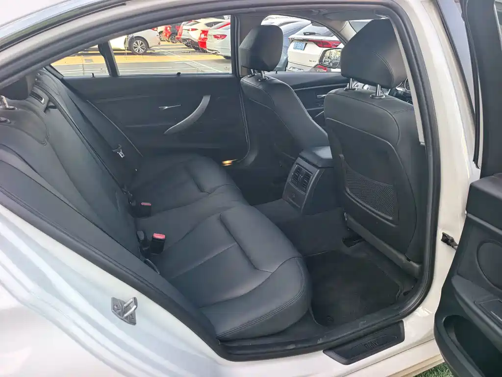 BMW 3 Series — миниатюра 15