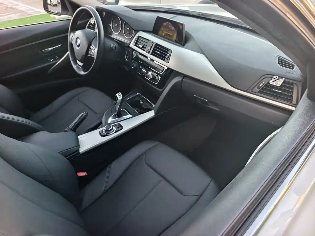 BMW 3 Series — миниатюра 18