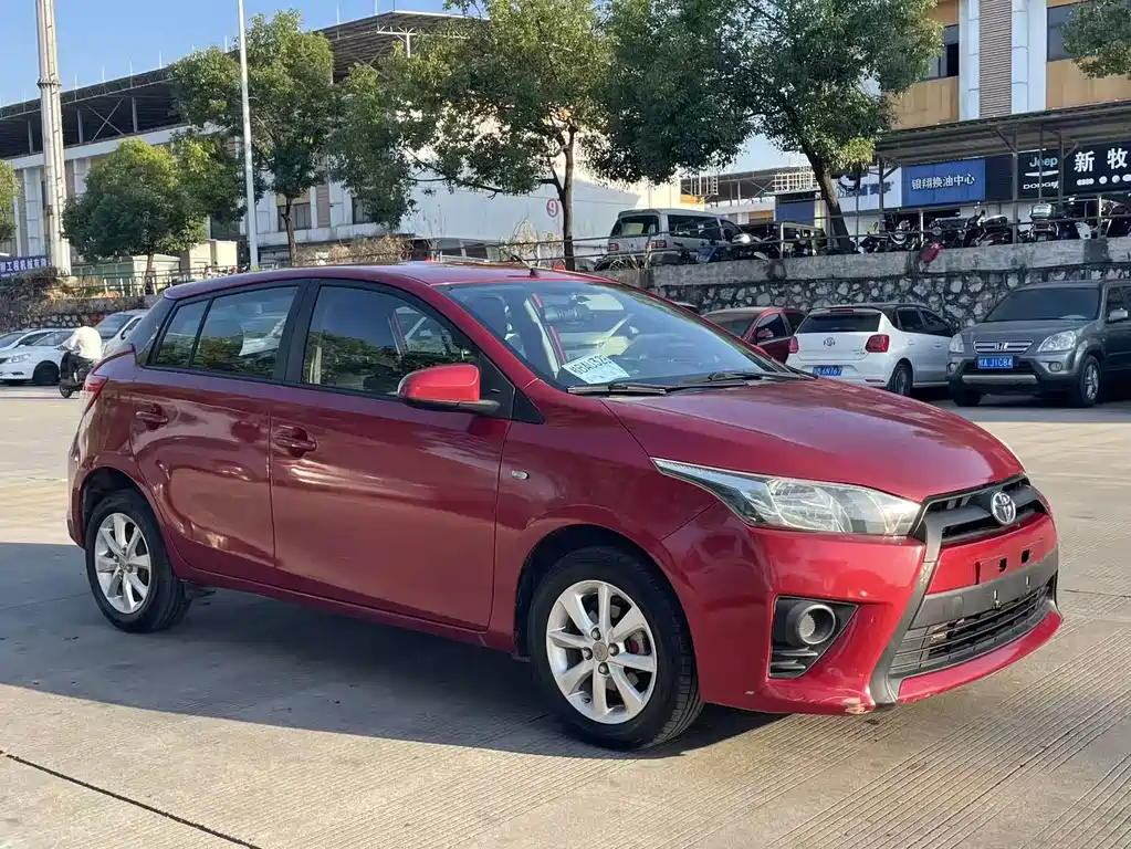 Toyota Yaris L — миниатюра 3