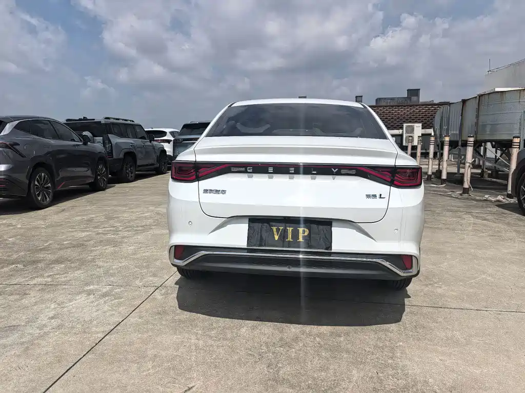 Geely Emgrand L — миниатюра 15