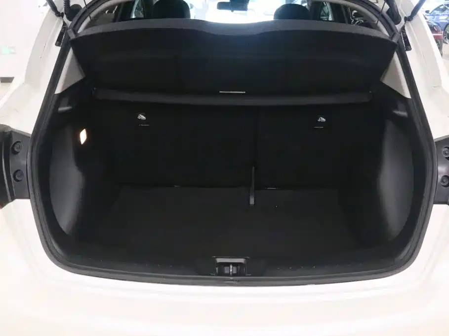 Nissan Tiida — миниатюра 15