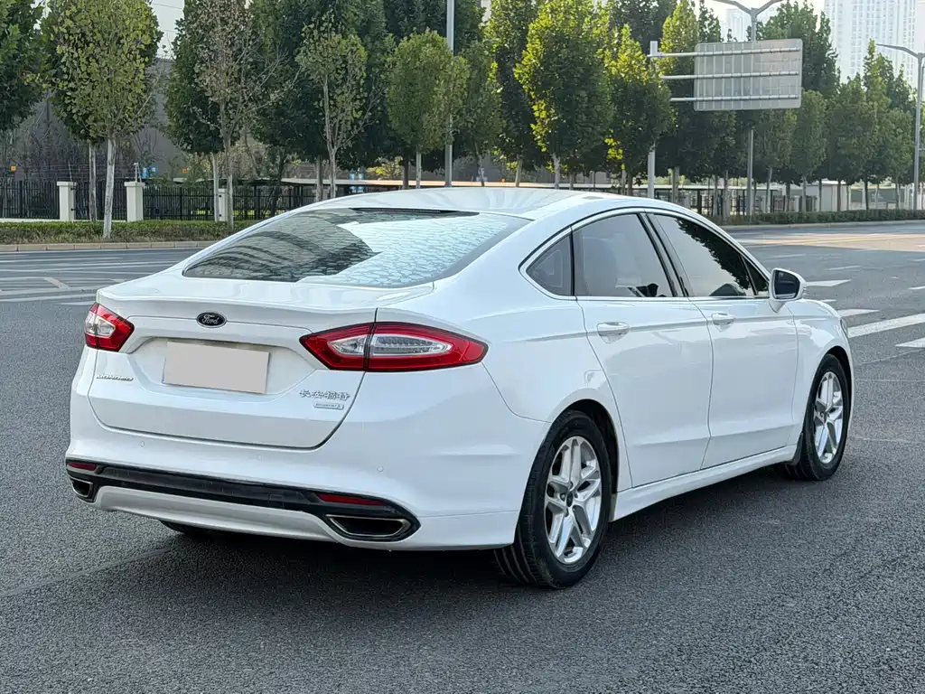 Ford Mondeo — миниатюра 9