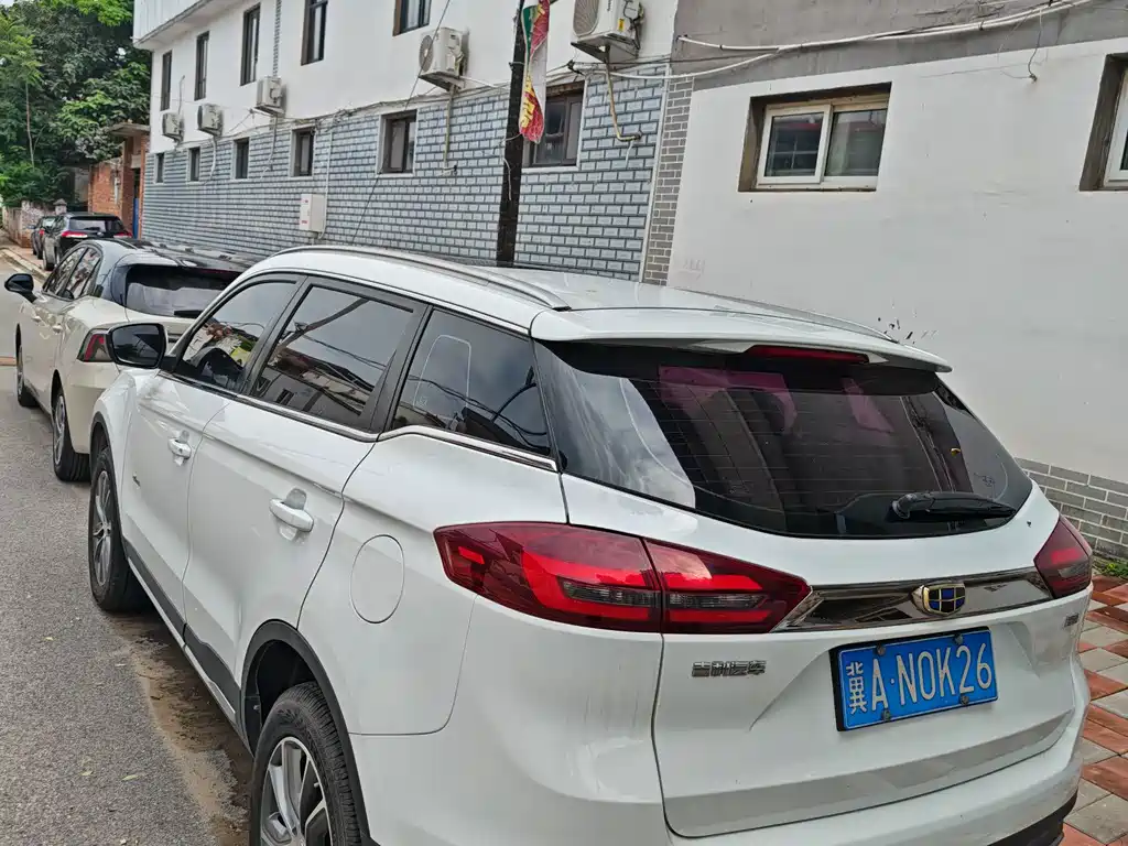 Geely Boyue — миниатюра 4