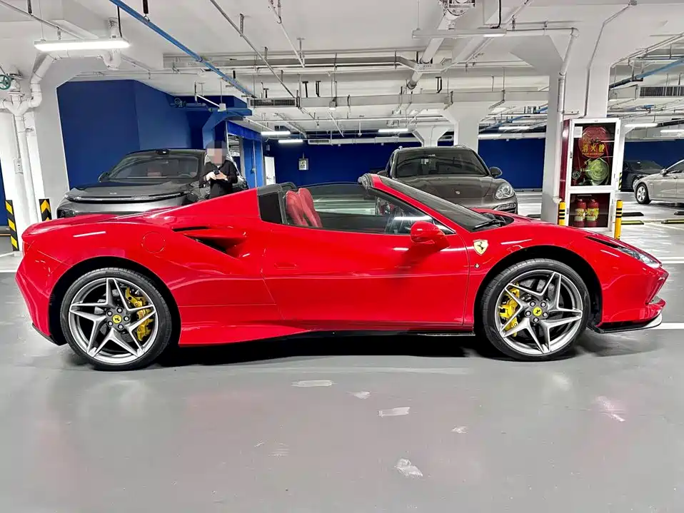 Ferrari F8 — миниатюра 9