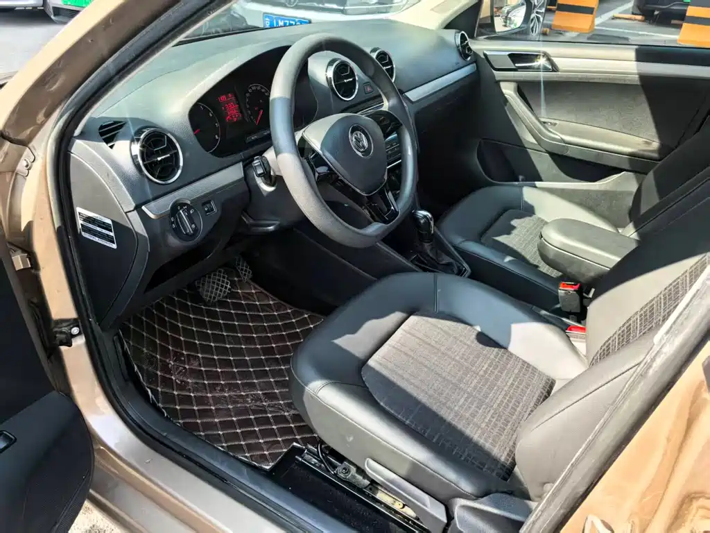 Volkswagen Jetta — миниатюра 7