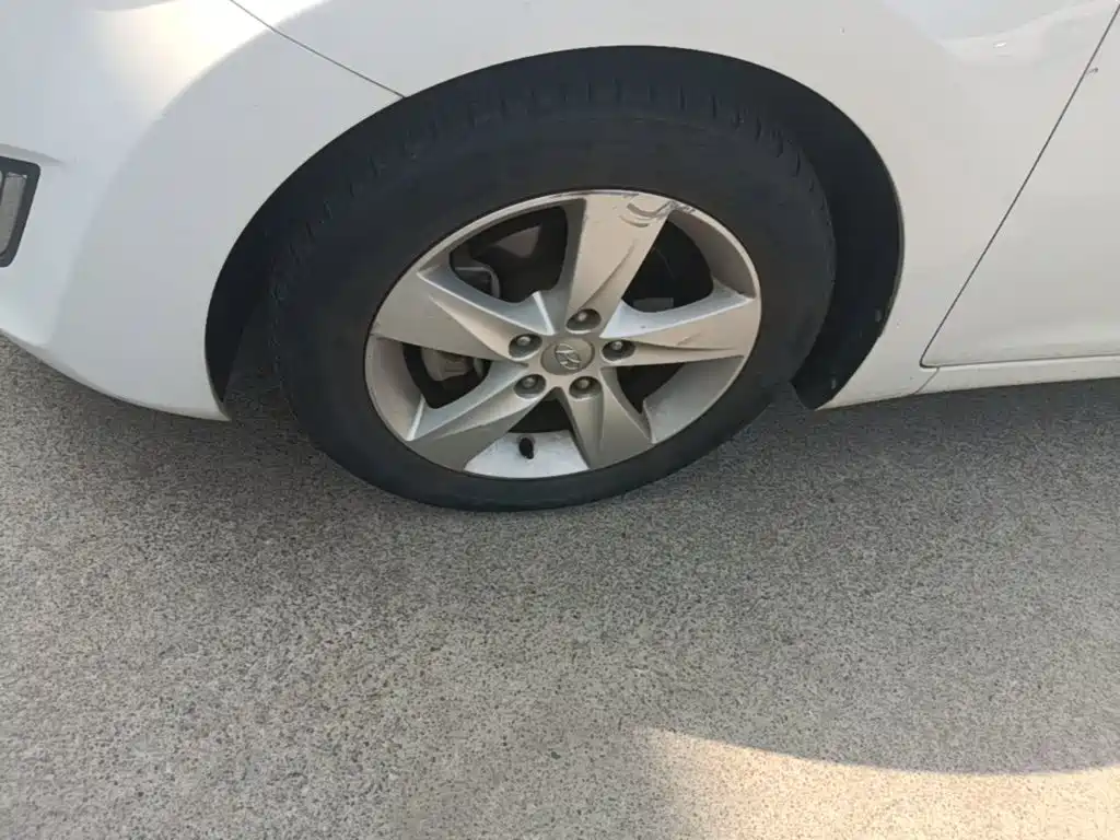 Hyundai Elantra Langdong — миниатюра 23