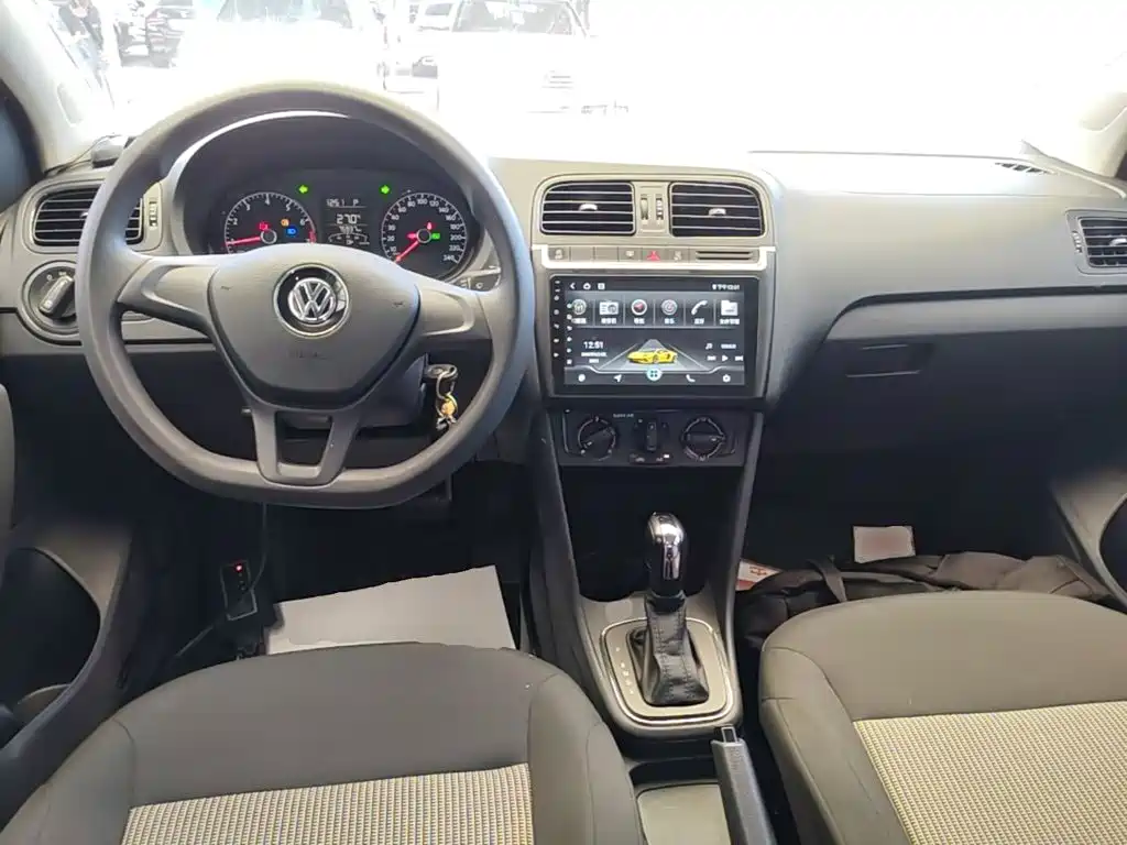 Volkswagen Polo — миниатюра 6