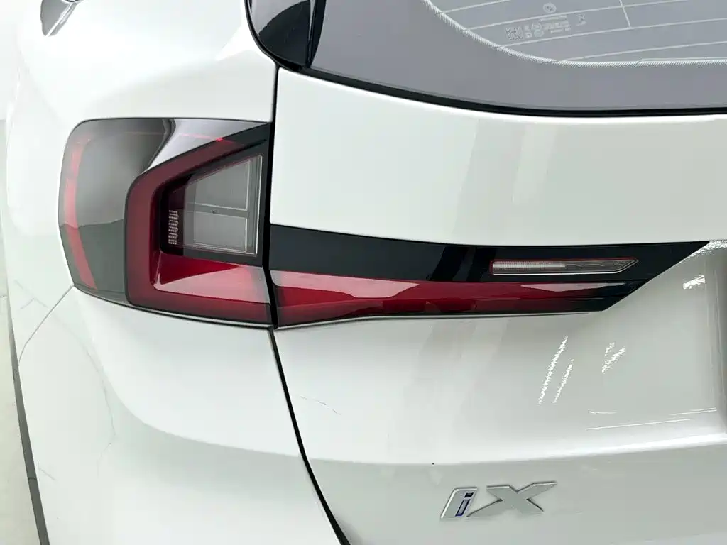 BMW iX1 — миниатюра 5