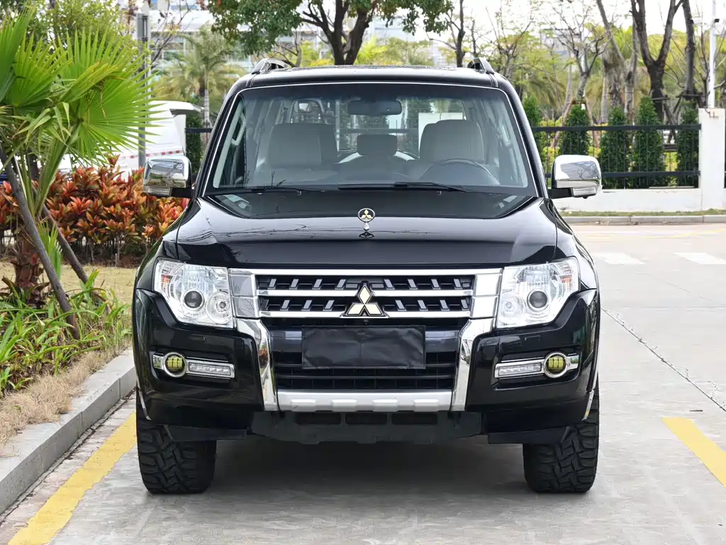 Mitsubishi Pajero (Import) — миниатюра 2