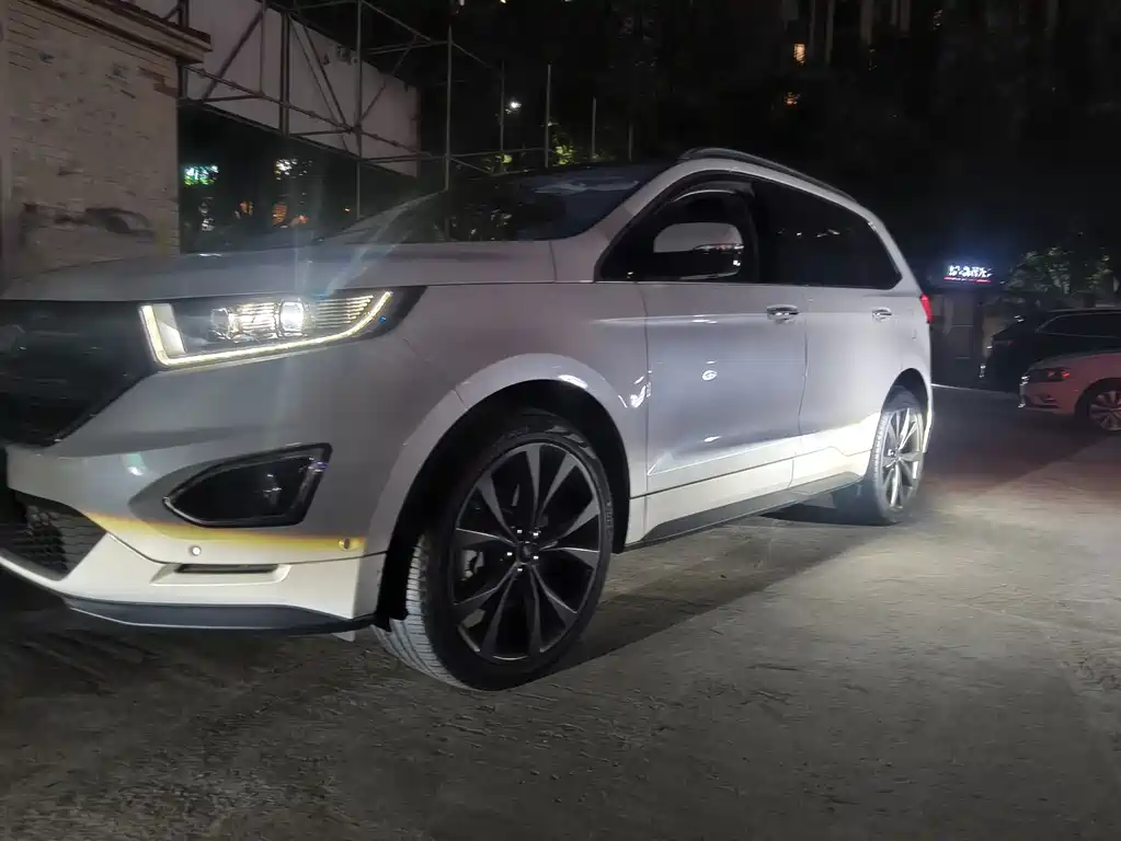 Ford Edge — миниатюра 2