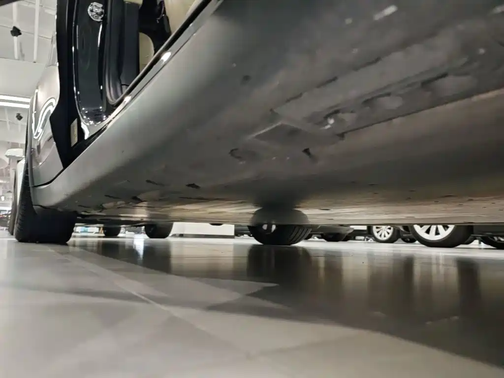 Tesla Model X — миниатюра 21