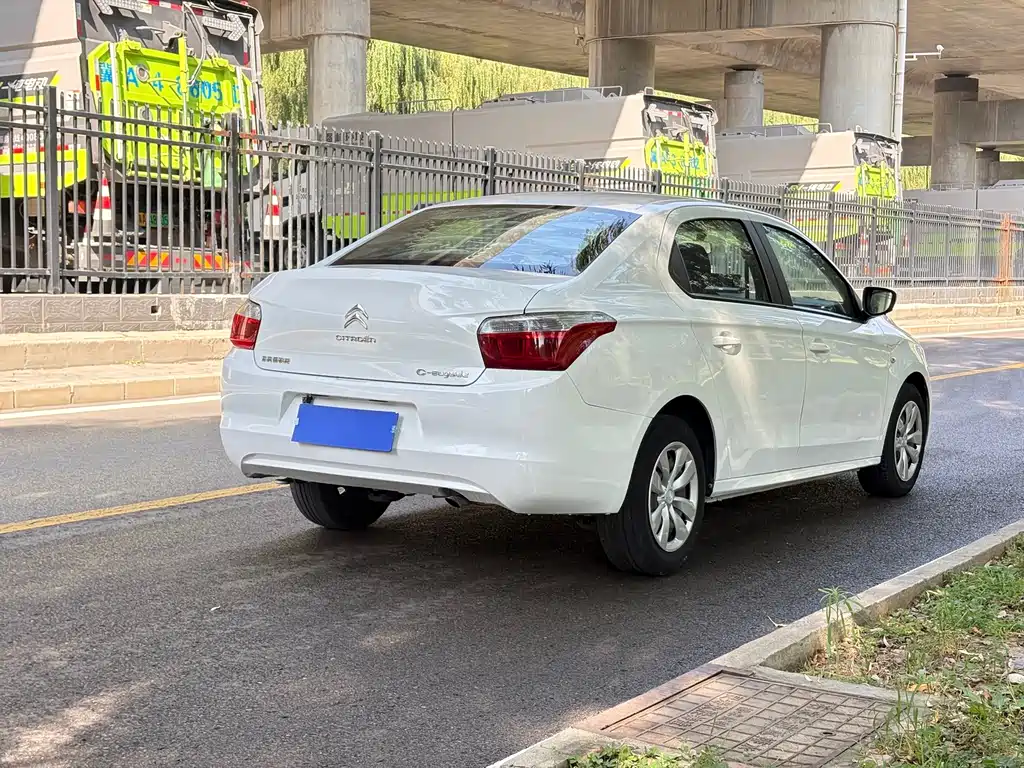 Citroen Elysee — миниатюра 6