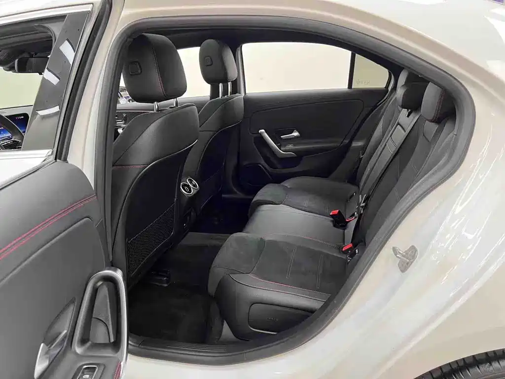 Mercedes-Benz A-Class — миниатюра 12