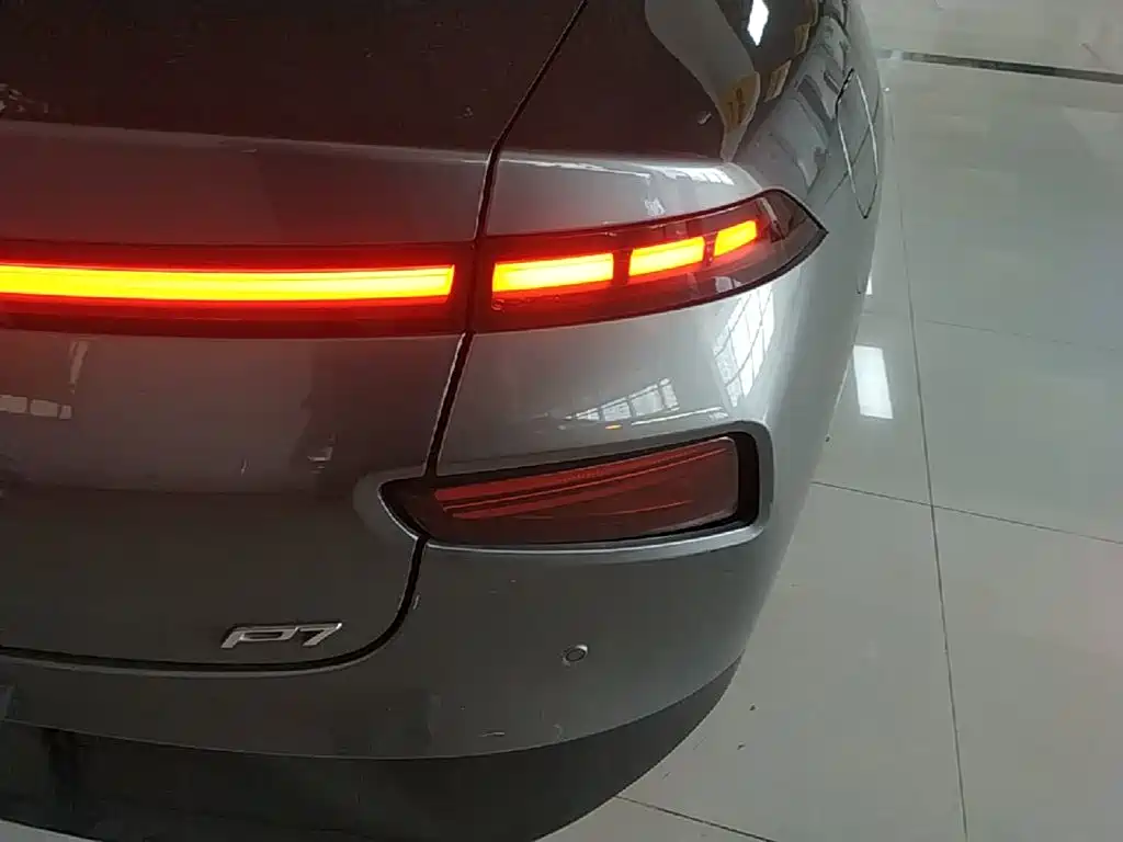 XPeng P7 — миниатюра 8
