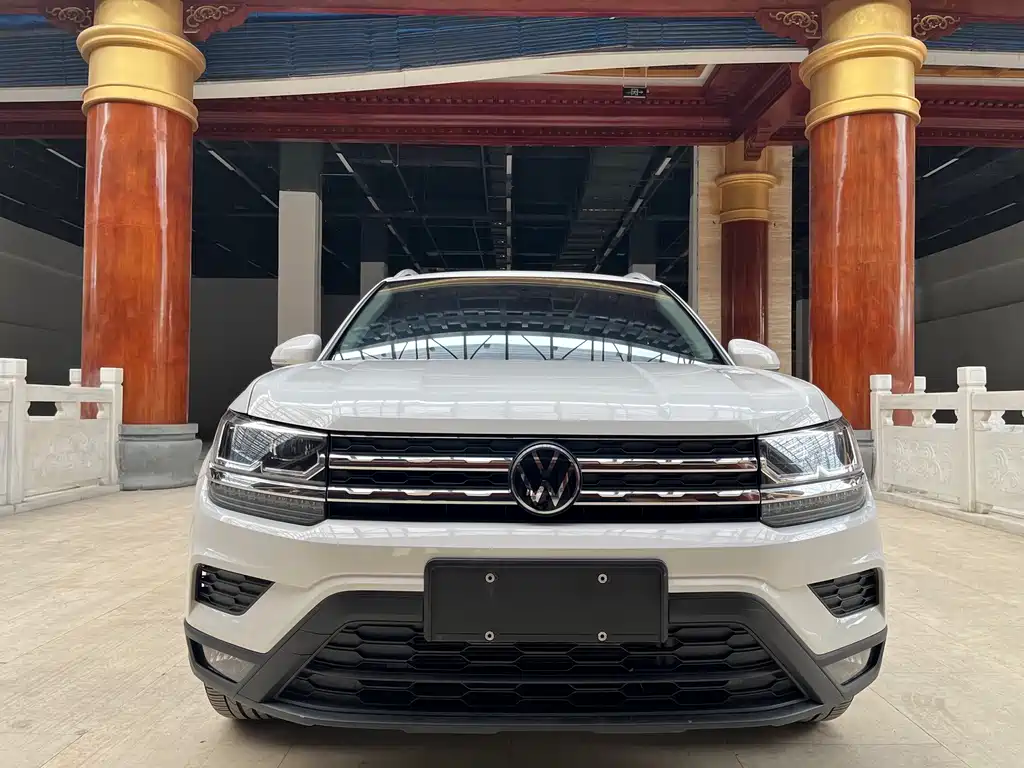 Volkswagen Tharu — миниатюра 2