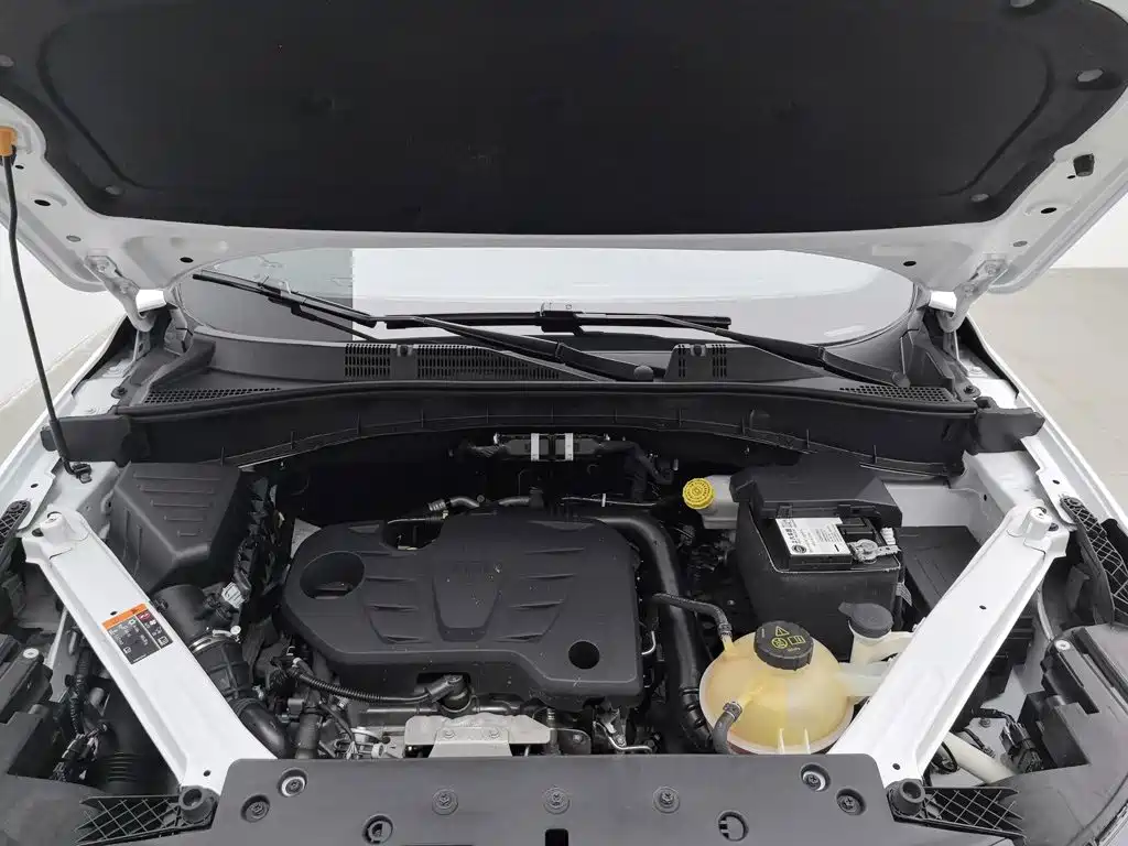Roewe RX5 — миниатюра 6