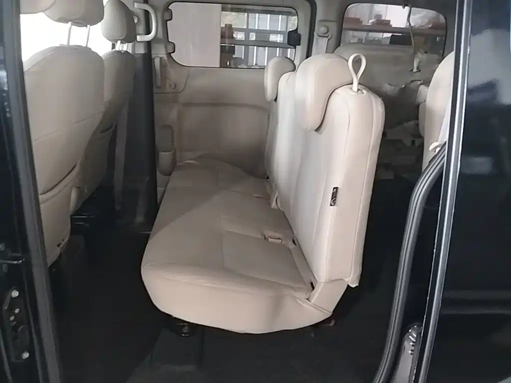 Nissan NV200 — миниатюра 17