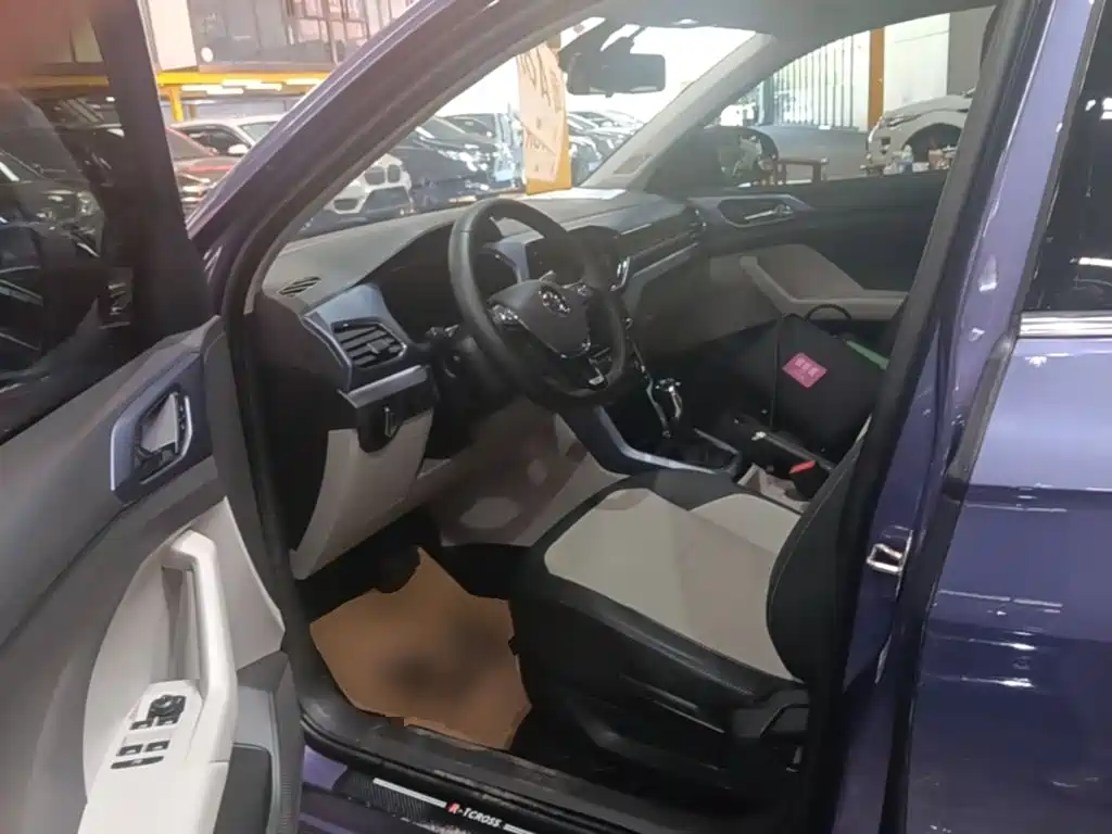 Volkswagen T-Cross — миниатюра 16