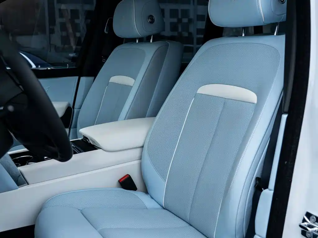 Rolls-Royce Cullinan — миниатюра 8