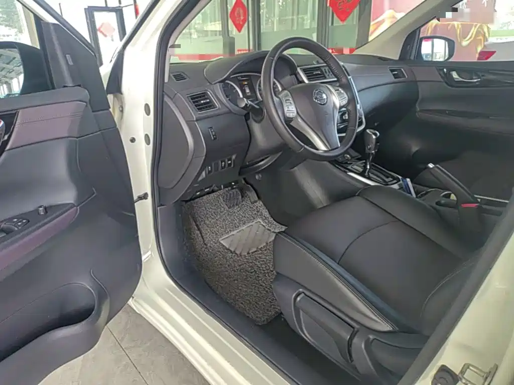 Nissan Tiida — миниатюра 16