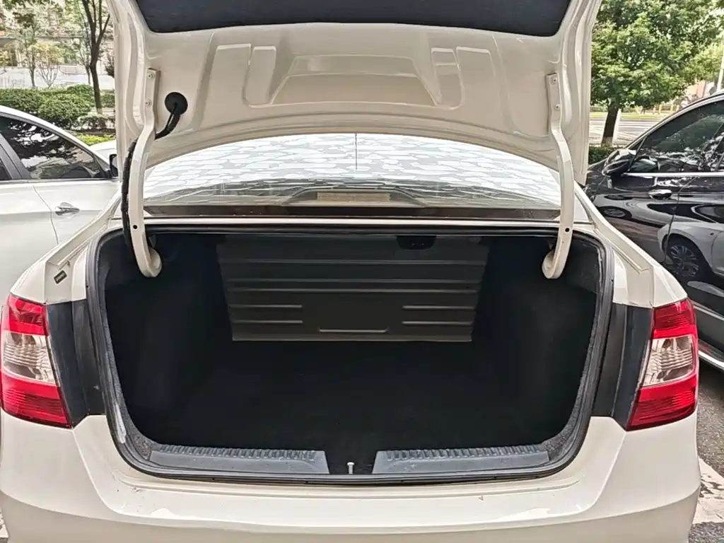 Skoda Rapid — миниатюра 19