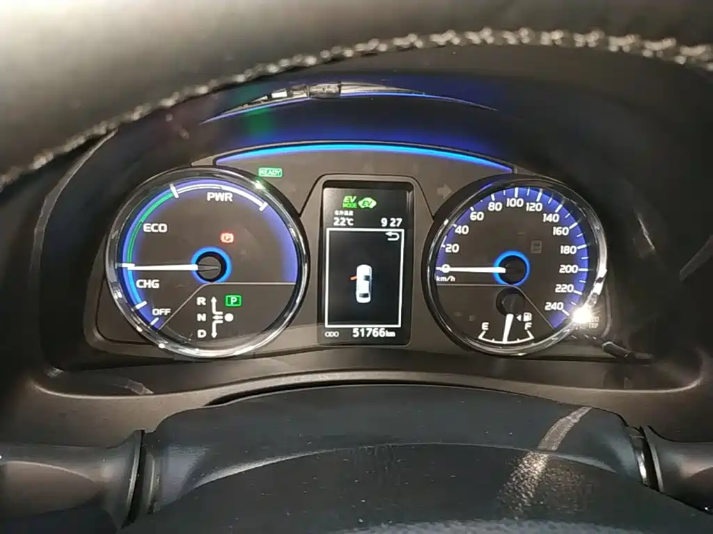 Toyota Corolla Hybrid — миниатюра 12