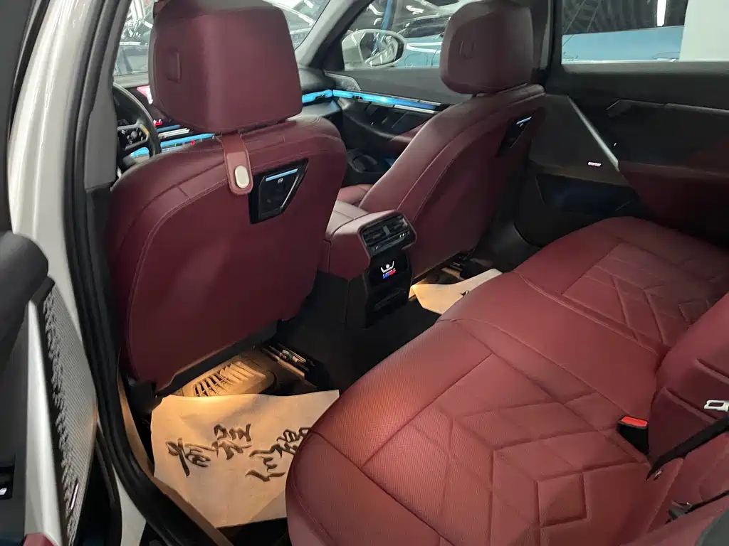 BMW 5 Series — миниатюра 15