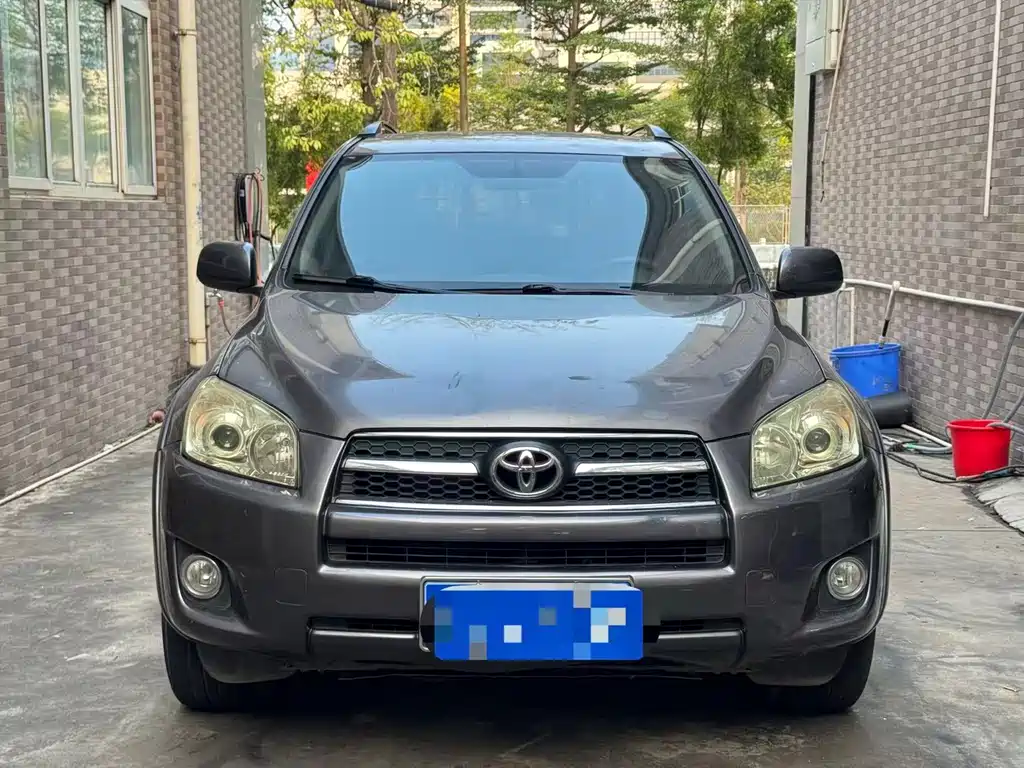 Toyota RAV4 — миниатюра 2