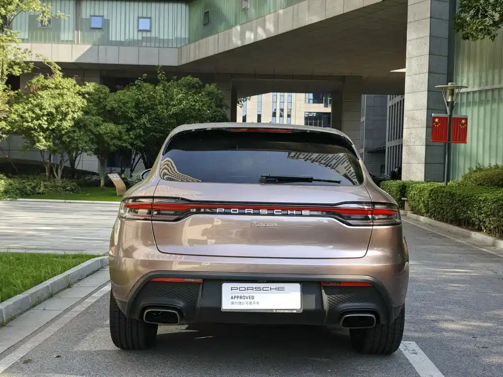 Porsche Macan — миниатюра 9