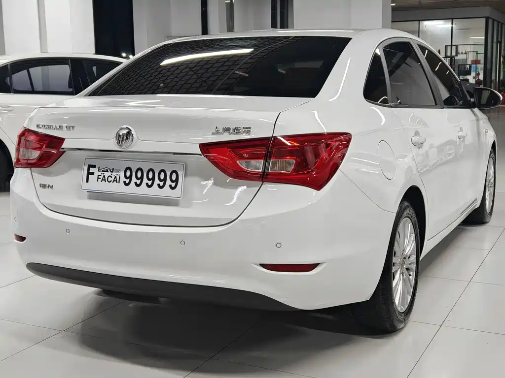 Buick Excelle — миниатюра 3