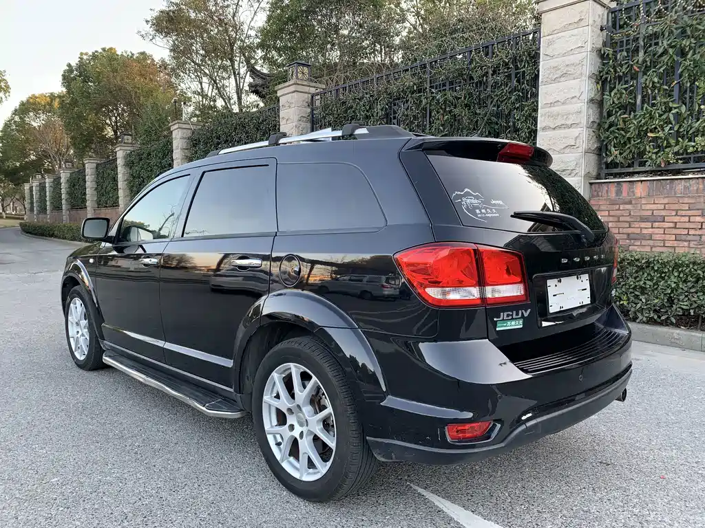 Dodge Journey — миниатюра 2
