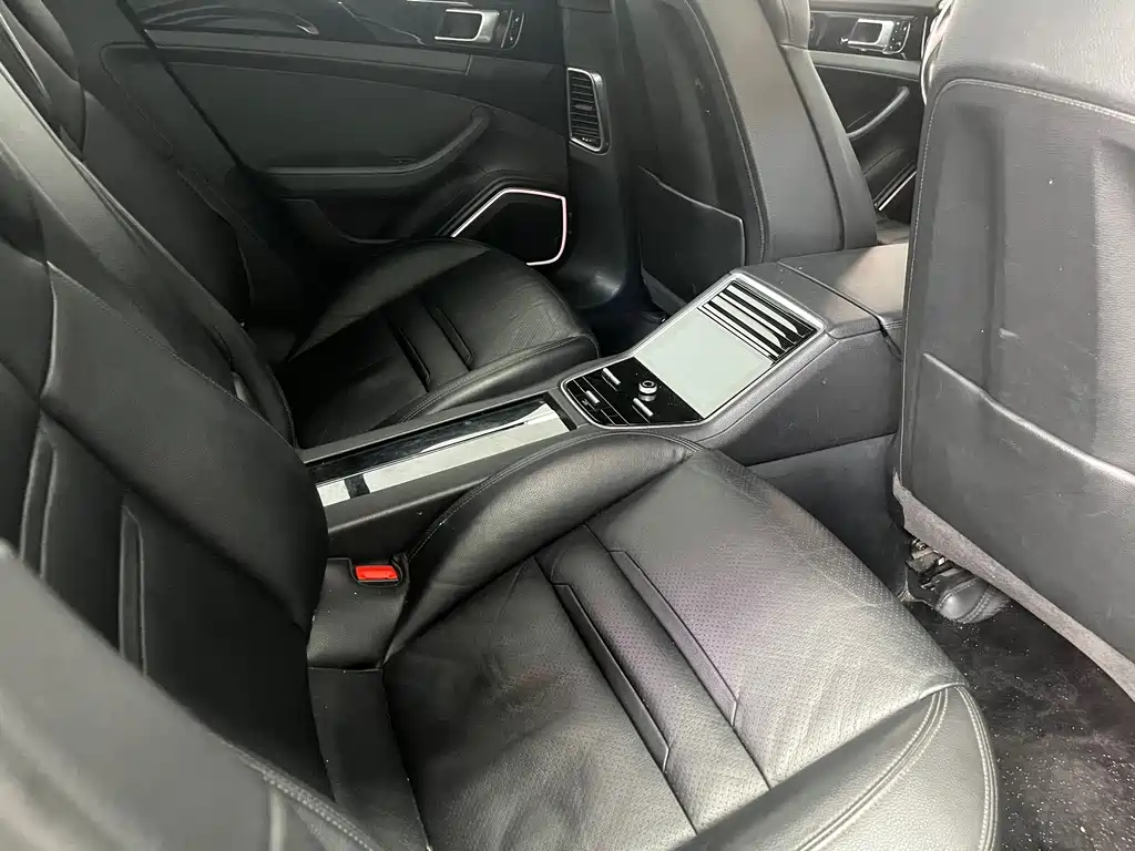 Porsche Panamera — миниатюра 7