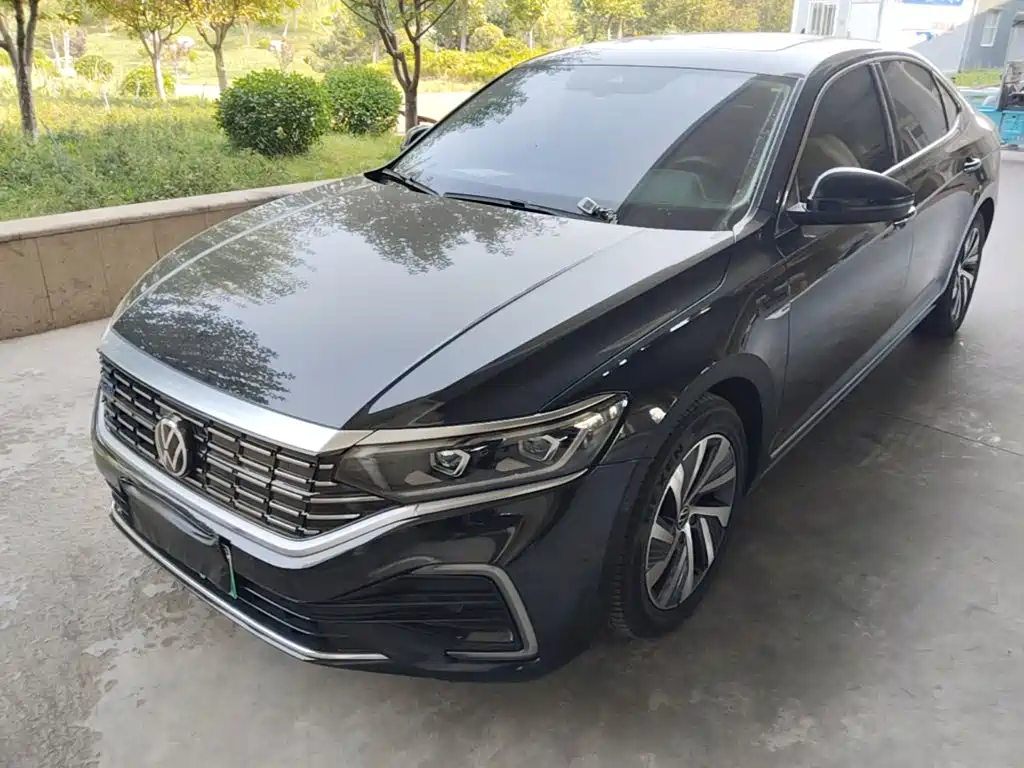 Volkswagen Passat PHEV — миниатюра 2