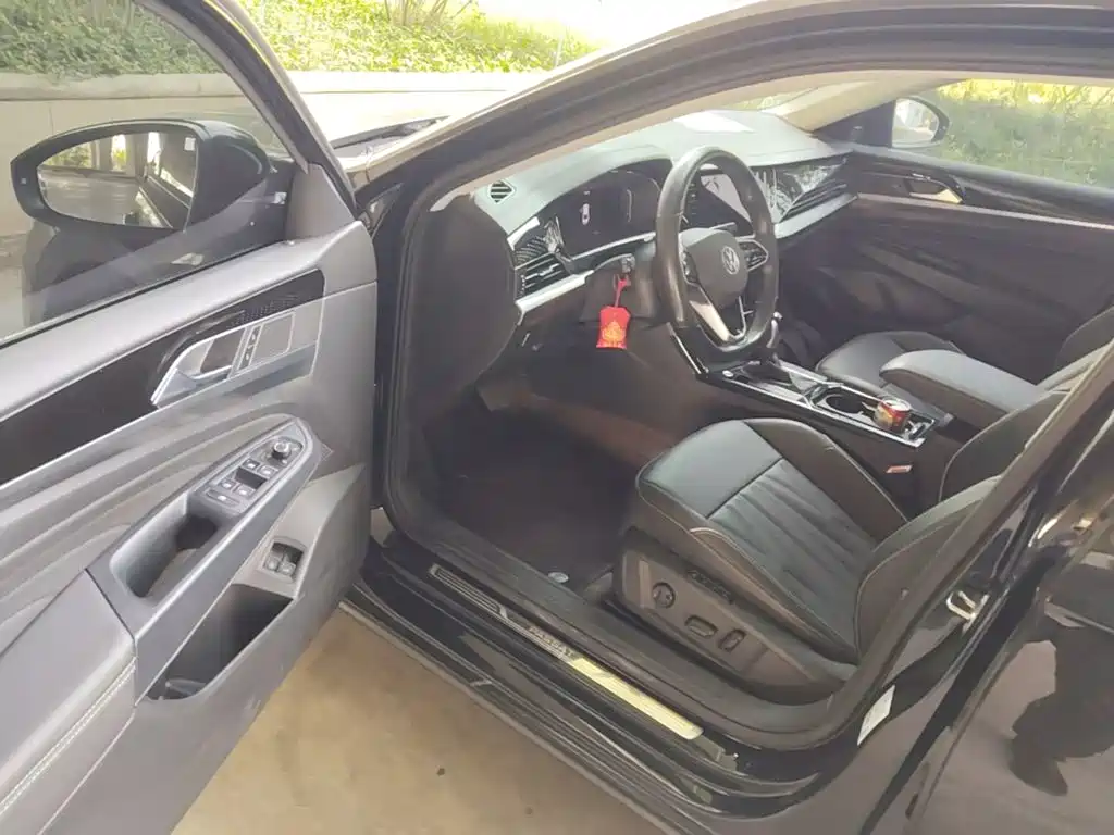 Volkswagen Passat PHEV — миниатюра 16