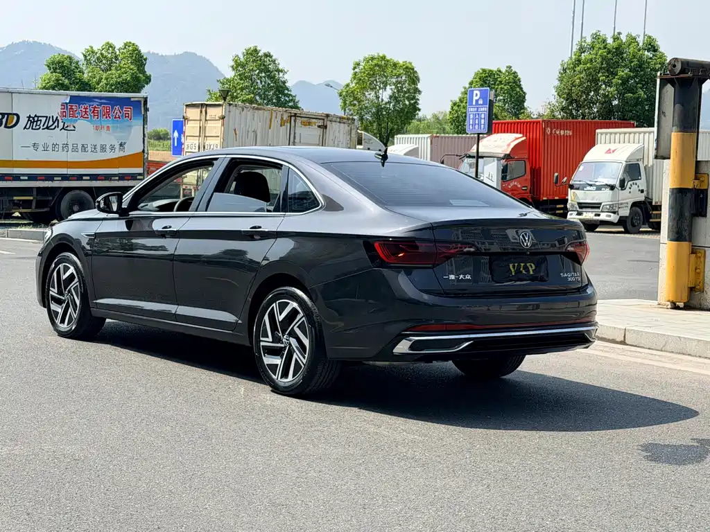 Volkswagen Sagitar — миниатюра 6