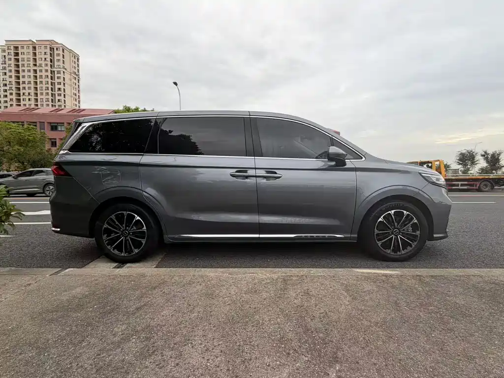 Roewe iMAX8 — миниатюра 3