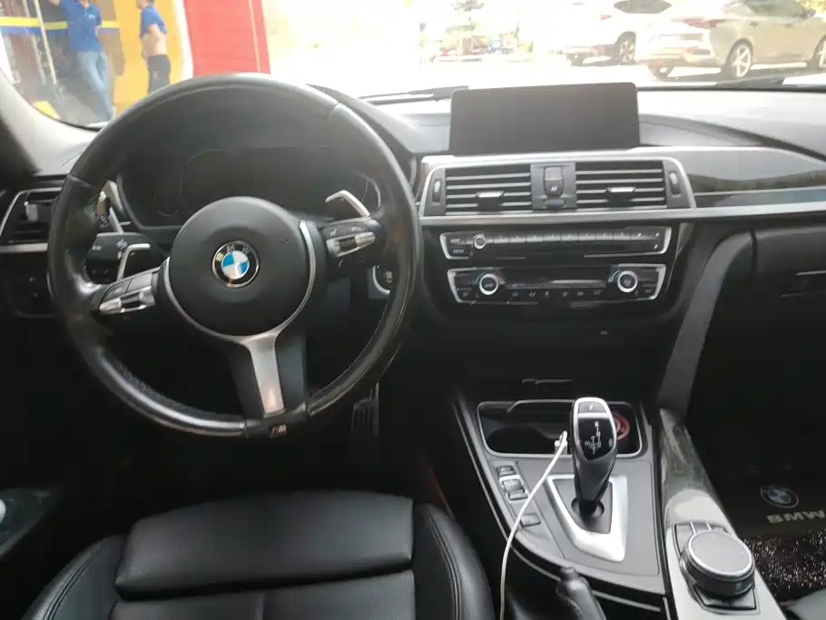 BMW 3 Series — миниатюра 12