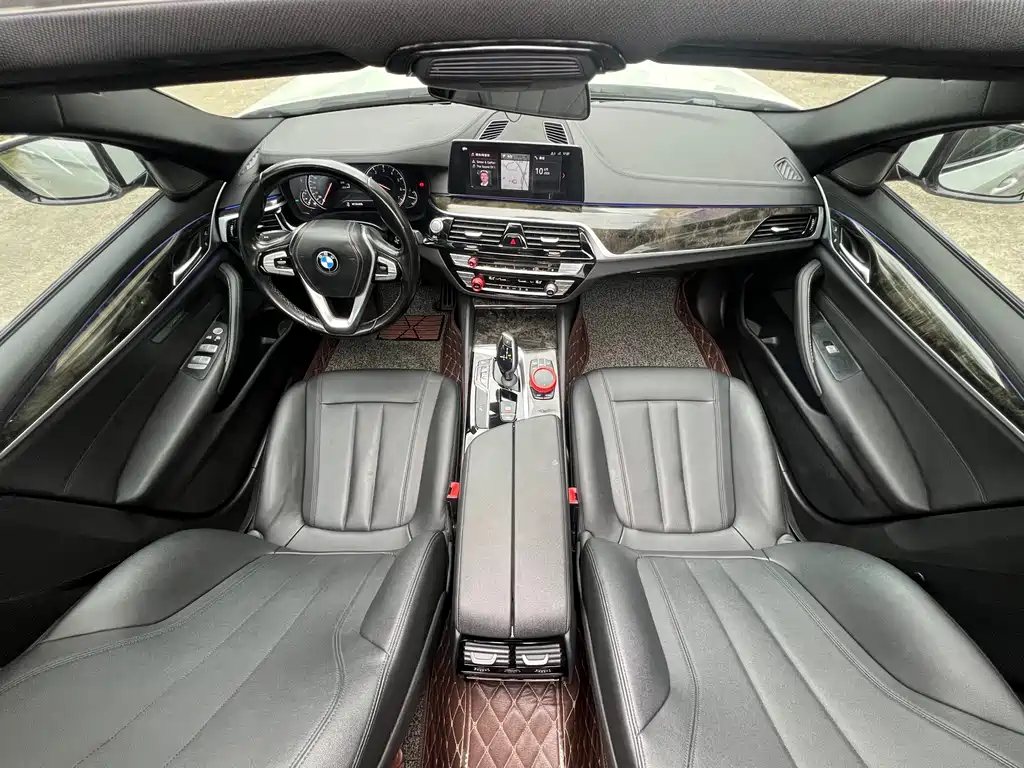 BMW 5 Series — миниатюра 12