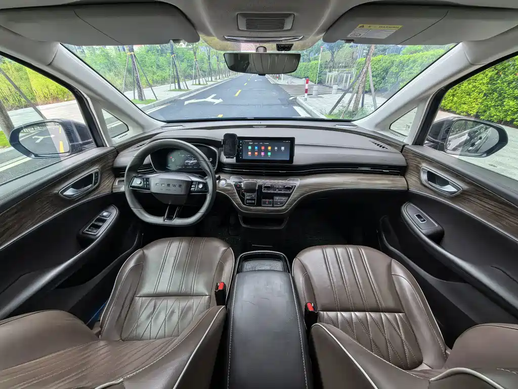 Roewe iMAX8 New Energy — миниатюра 5