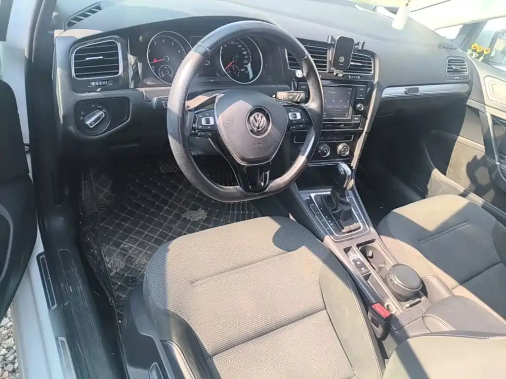 Volkswagen Golf — миниатюра 10