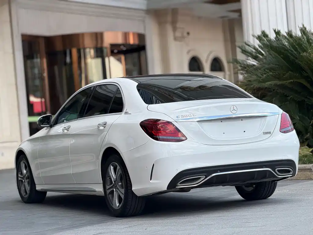 Mercedes-Benz C-Class — миниатюра 10
