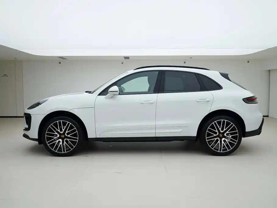 Porsche Macan — миниатюра 3